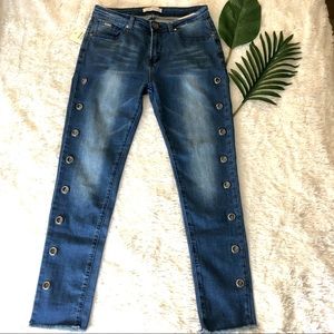 NWT AQ Jeans size 7/8